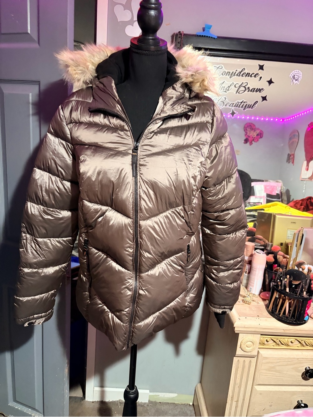 NWOT ZeroXposur Women's Shiny Taupe Quilted Puffer with Faux Fur Trim-L